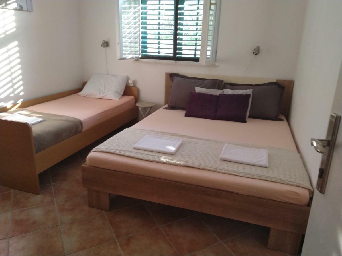 Apartment Edina Pag باغ المظهر الخارجي الصورة